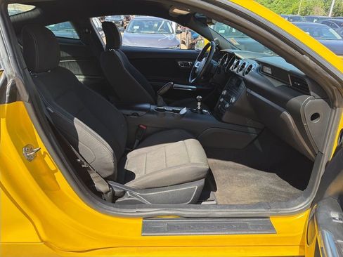 Used 2017 Ford Mustang Coupe RWD image 14