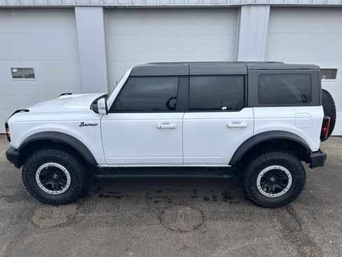 Used 2023 Ford Bronco Outer Banks w/ Sasquatch Package image 3