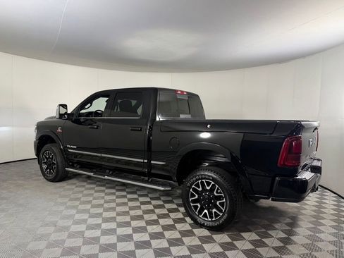 Used 2025 RAM 2500 Limited AWD/4WD image 11