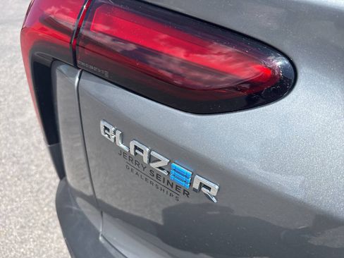 Used 2024 Chevrolet Blazer EV LT AWD/4WD image 17