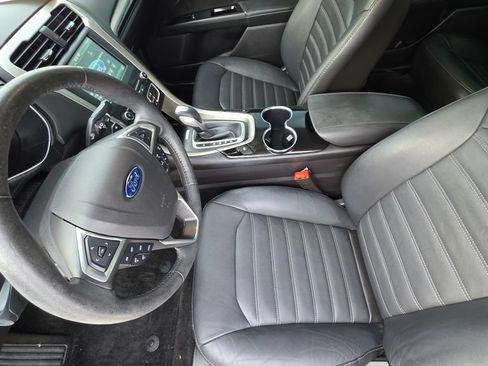 Used 2016 Ford Fusion SE w/ Equipment Group 202A FWD image 12