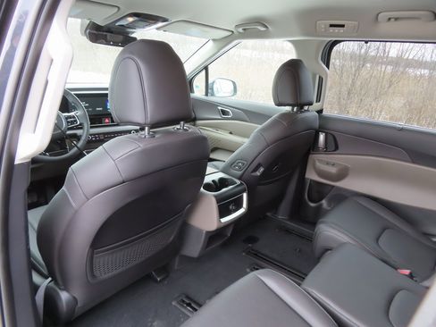 New 2026 Kia Carnival EX image 23