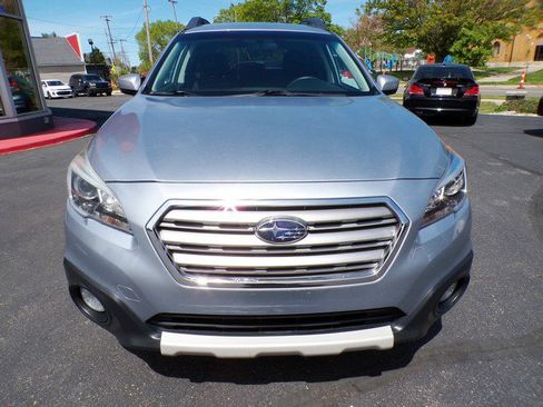 Used 2015 Subaru Outback 2.5i Premium AWD/4WD image 2