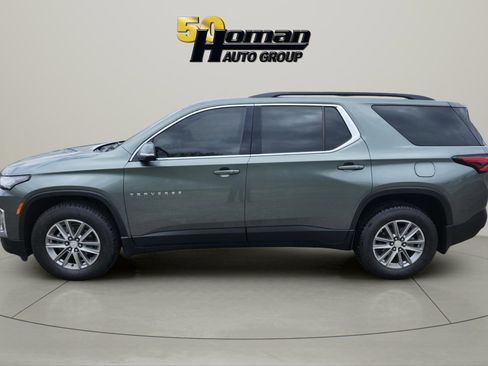 Used 2023 Chevrolet Traverse LT FWD image 2