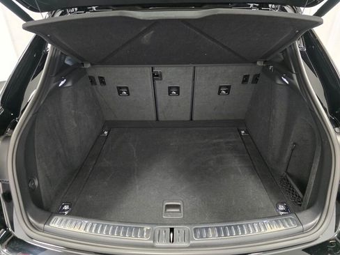 Certified 2024 Porsche Macan image 12