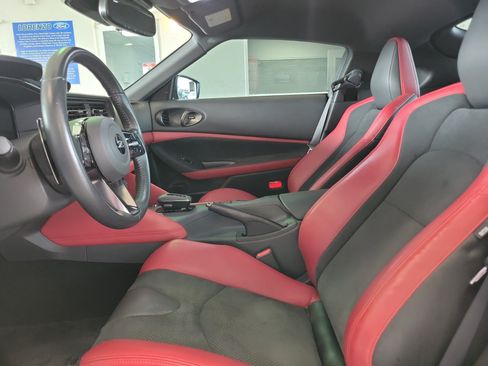Used 2024 Nissan Z Performance w/ Floor Mat Package RWD image 11