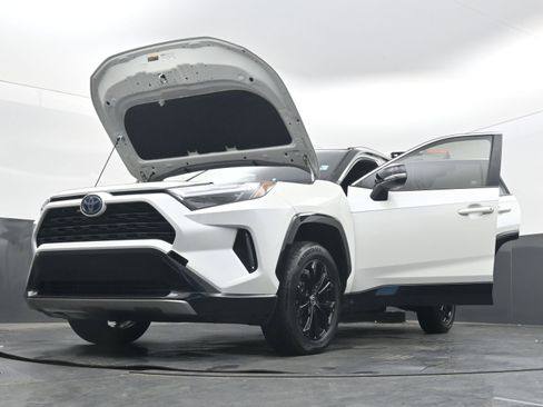 Used 2022 Toyota RAV4 XSE image 38