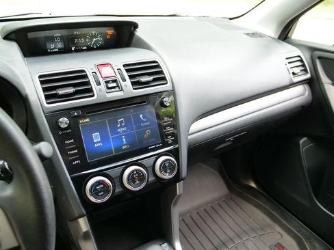 Used 2018 Subaru Forester 2.5i Premium w/ Protection Package #1 AWD/4WD image 8