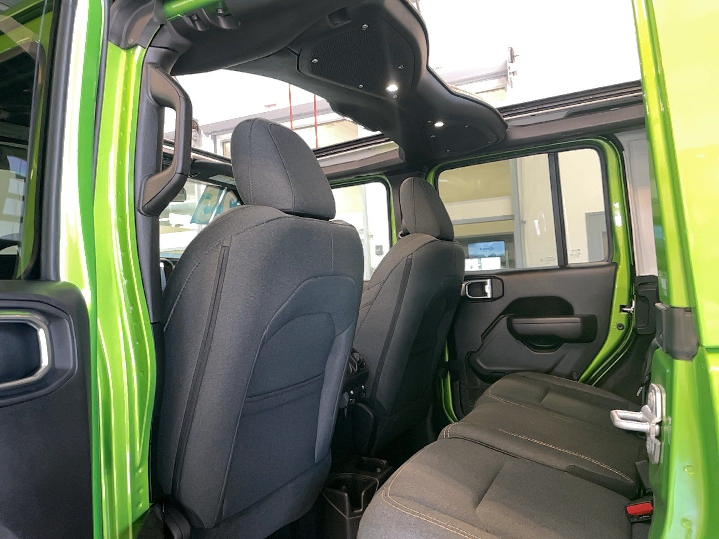 Used 2025 Jeep Wrangler Unlimited Sport AWD/4WD image 16