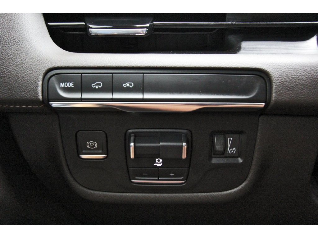 Used 2022 Cadillac Escalade Premium Luxury w/ Performance Package RWD image 20