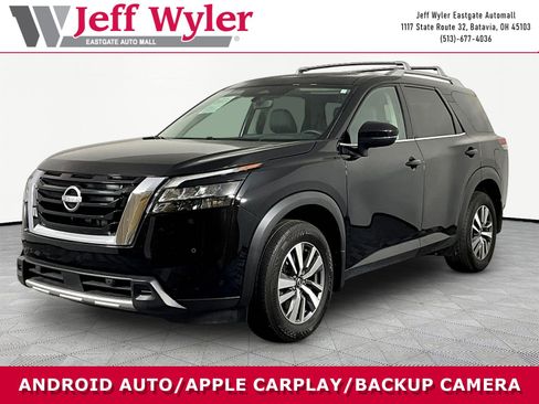 Used 2025 Nissan Pathfinder SL AWD/4WD image 1