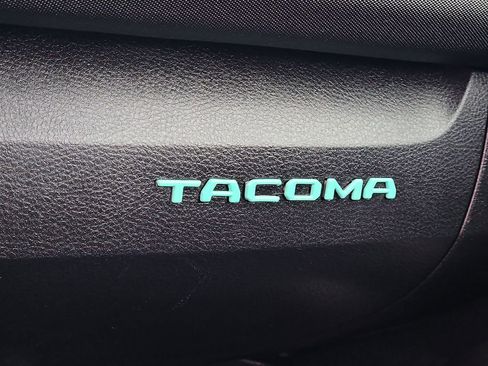Used 2019 Toyota Tacoma TRD Sport w/ Technology Package AWD/4WD image 26
