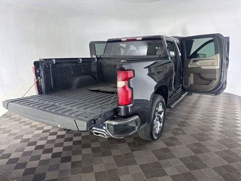 Used 2022 Chevrolet Silverado 1500 LTZ w/ Z71 Off-Road Package AWD/4WD image 17