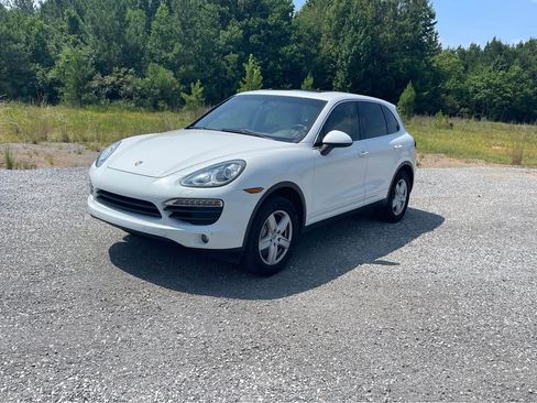 Used 2012 Porsche Cayenne S image 2