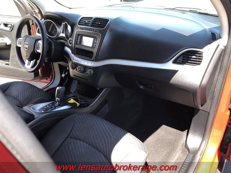 Used 2016 Dodge Journey SE w/ Flexible Seating Group FWD image 23