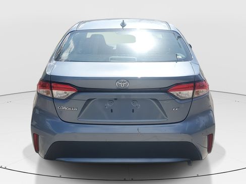 Used 2021 Toyota Corolla LE image 4