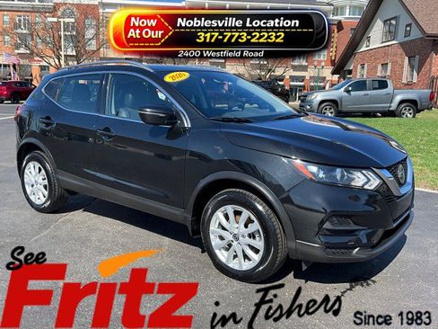 Used 2020 Nissan Rogue Sport SV image 1