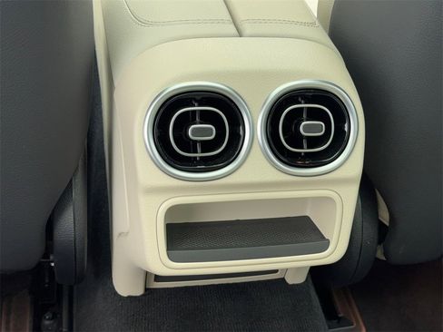 Used 2025 Mercedes-Benz C 300 C 300 NAV,CAM,PANO,HTD STS,BLI image 44