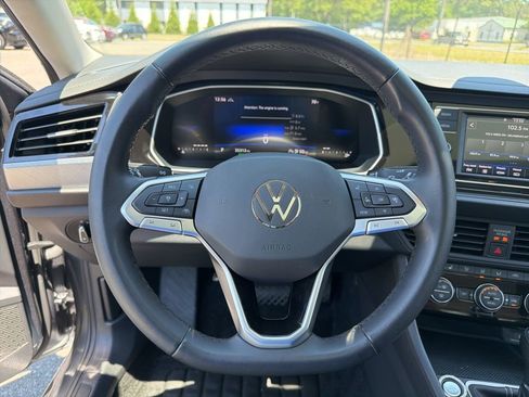 Used 2024 Volkswagen Jetta SE w/ Panoramic Sunroof Package FWD image 15