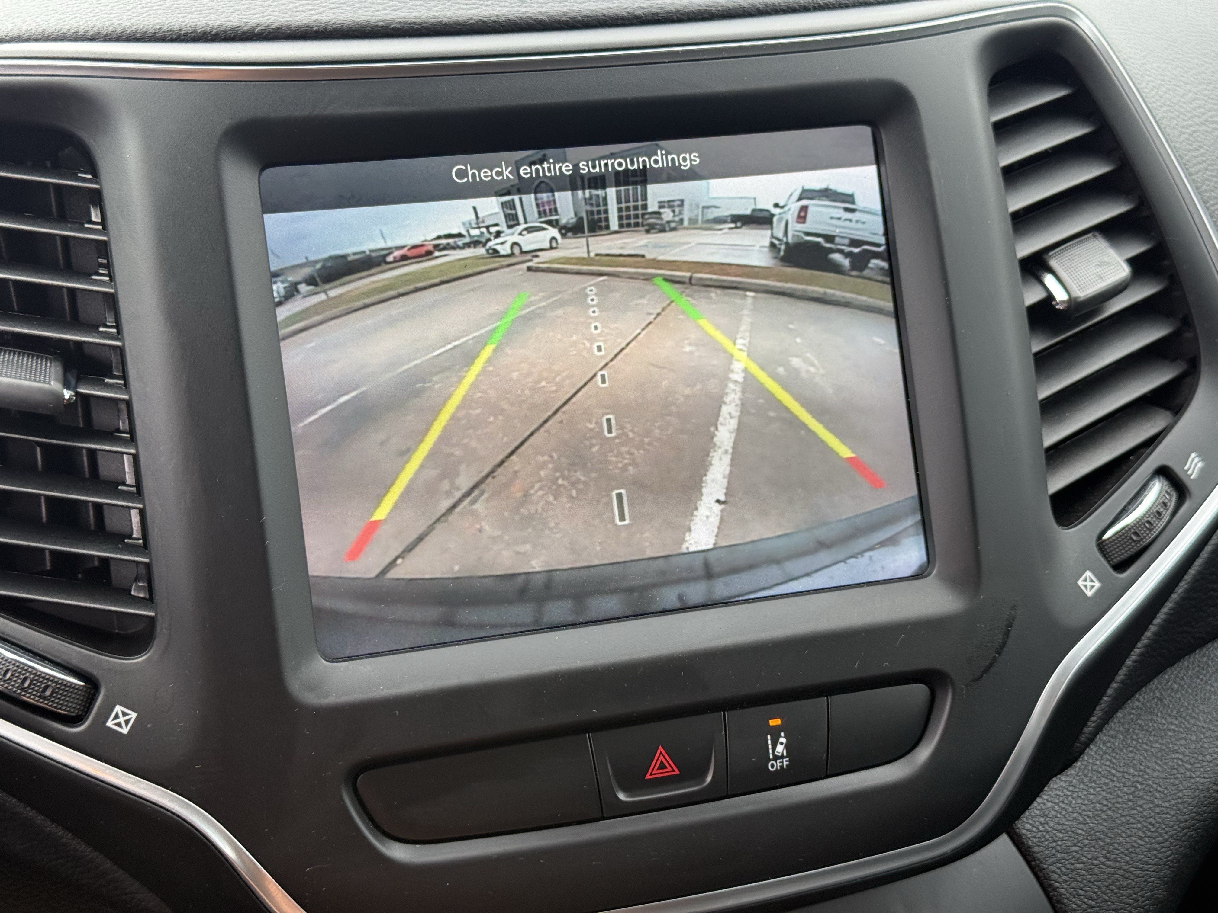 Used 2022 Jeep Cherokee Latitude Lux FWD image 21