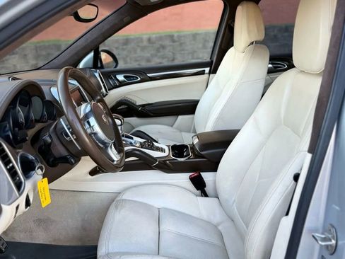 Used 2012 Porsche Cayenne Turbo image 14