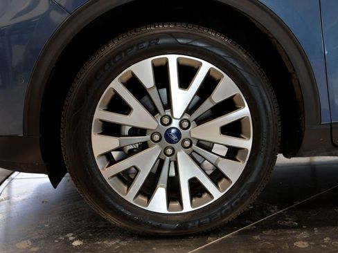 Used 2020 Ford Escape Titanium image 10