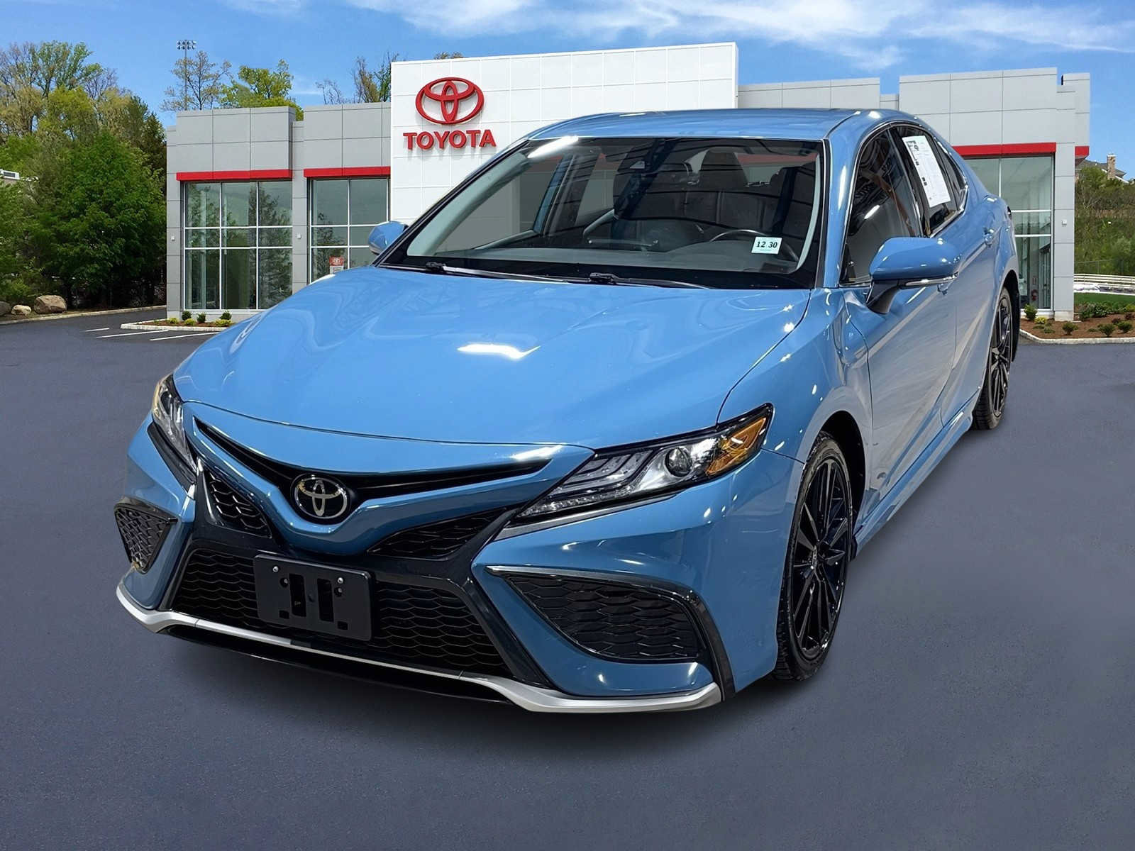 Used 2023 Toyota Camry XSE FWD image 1