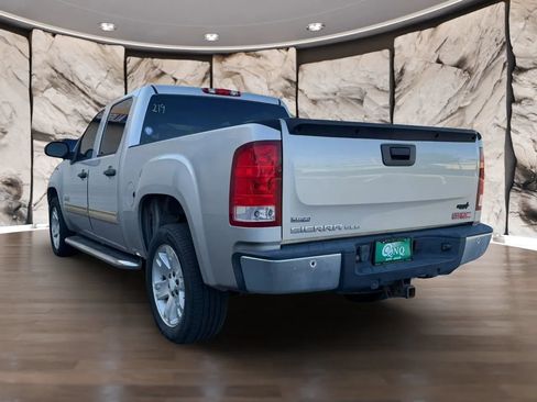 Used 2007 GMC Sierra 1500 SLE w/ Entertainment Package RWD image 8