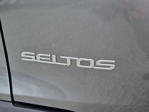 New 2026 Kia Seltos SX w/ SX Sunroof Package image 11