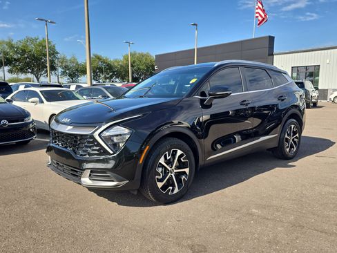 Certified 2023 Kia Sportage EX AWD/4WD image 4