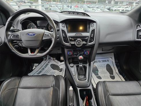 Used 2017 Ford Focus ST w/ Equipment Group 402A image 18