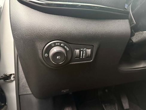 New 2026 Jeep Compass Latitude image 25