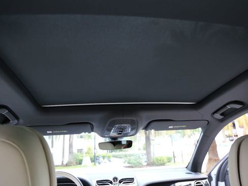 Used 2021 Bentley Bentayga image 66