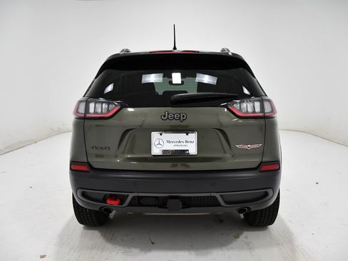 Used 2019 Jeep Cherokee Trailhawk w/ Cold Weather Group AWD/4WD image 4