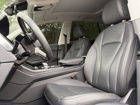 Used 2022 Audi Q8 Premium Plus image 18