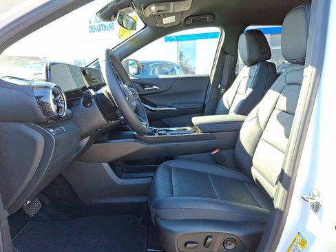 New 2026 Chevrolet Equinox LT w/ Convenience Package II image 9