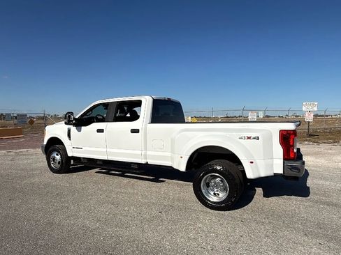 Used 2017 Ford F350 XL w/ Power Equipment Group AWD/4WD image 4