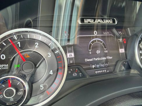 Used 2019 RAM 2500 Laramie AWD/4WD image 13