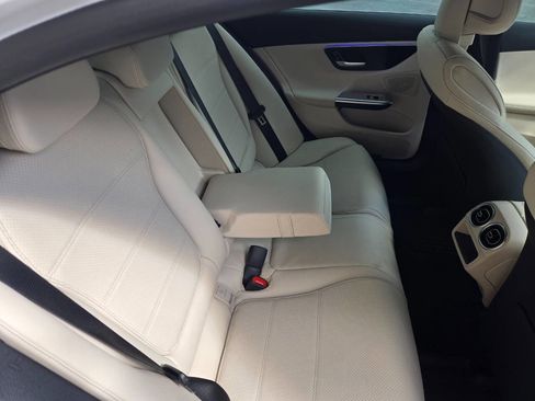 Used 2025 Mercedes-Benz C 300 4MATIC Sedan image 25