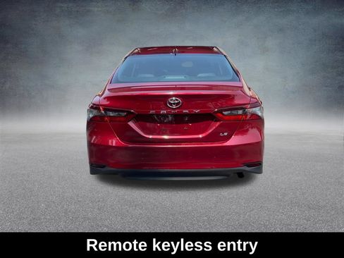 Used 2021 Toyota Camry LE FWD image 5