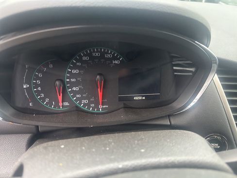 Used 2018 Chevrolet Trax LT w/ LT Convenience Package image 12