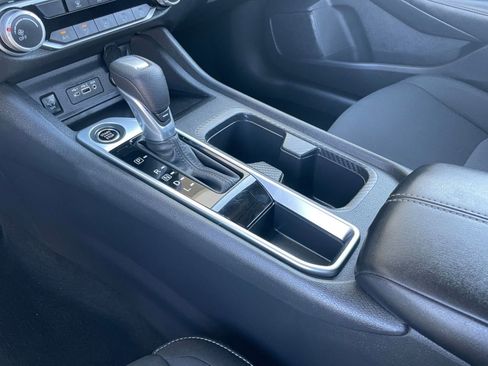 Used 2025 Nissan Sentra SV FWD image 40