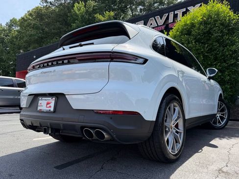 Used 2024 Porsche Cayenne S AWD/4WD image 22