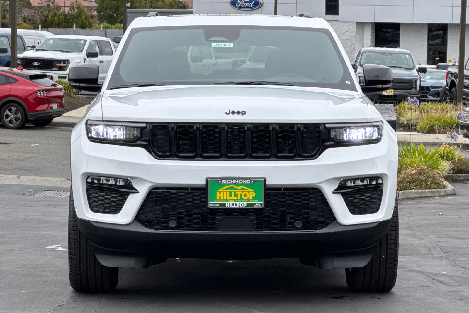New 2025 Jeep Grand Cherokee Limited w/ Luxury Tech Group II AWD/4WD image 11