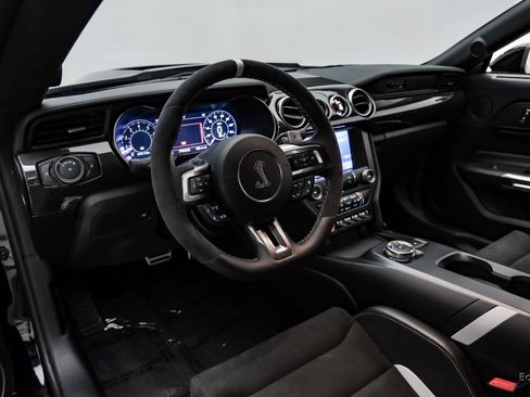 Used 2020 Ford Mustang Shelby GT500 w/ Carbon Fiber Track Pack image 36