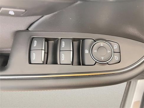 Certified 2025 Buick Envision Sport Touring image 16