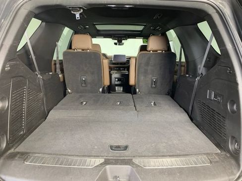 Used 2022 Chevrolet Tahoe High Country AWD/4WD image 24