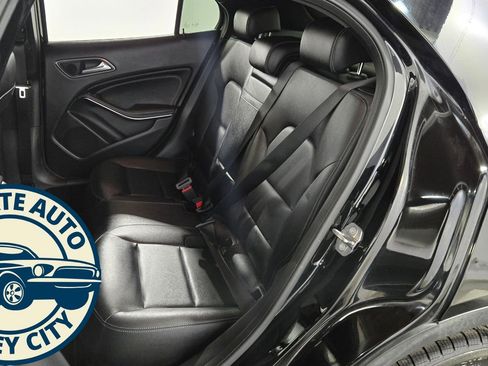 Used 2019 Mercedes-Benz GLA 250 GLA 250 image 25