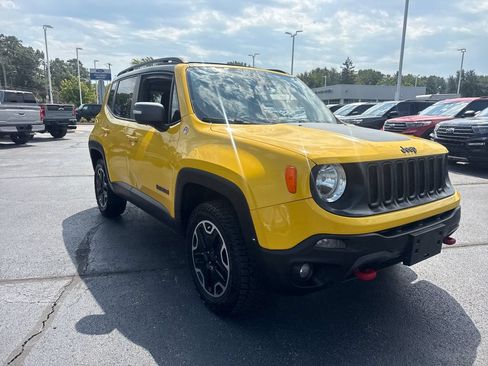 Used 2016 Jeep Renegade Trailhawk w/ Cold Weather Group AWD/4WD image 4