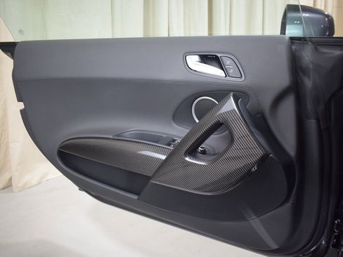 Used 2014 Audi R8 V8 w/ Convenience Package image 35